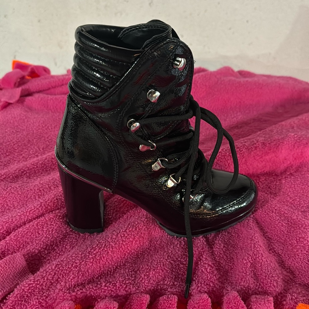 Black boot